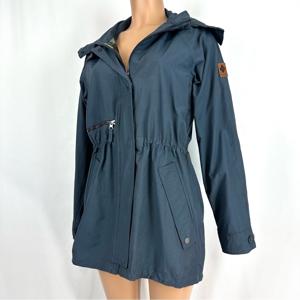 Columbia Women’s L Navy Classic Parka Jacket Hooded Outdoors Coat Cotton / Nylon